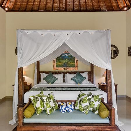Teja Lokha Ubud Villa エクステリア 写真