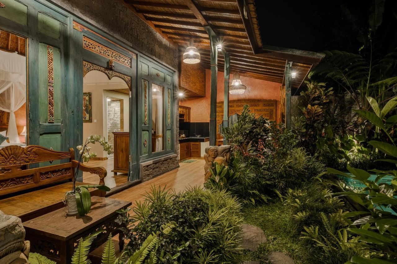 Teja Lokha Ubud Villa エクステリア 写真