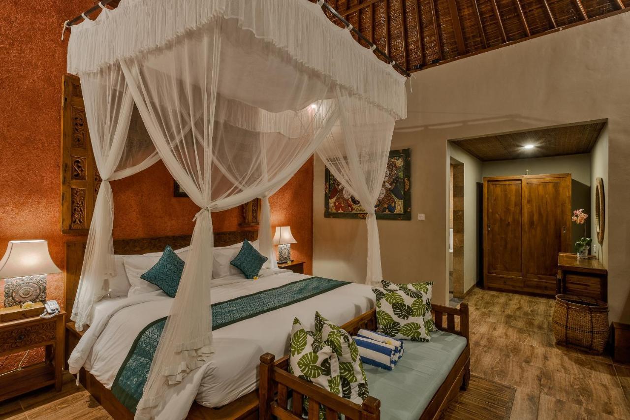 Teja Lokha Ubud Villa エクステリア 写真
