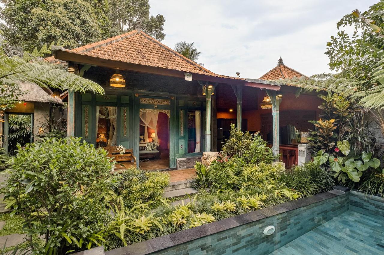 Teja Lokha Ubud Villa エクステリア 写真