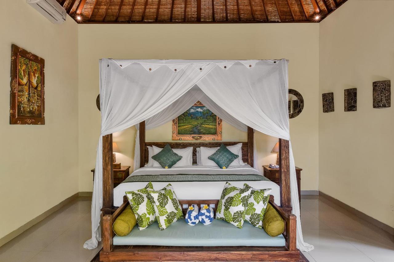 Teja Lokha Ubud Villa エクステリア 写真