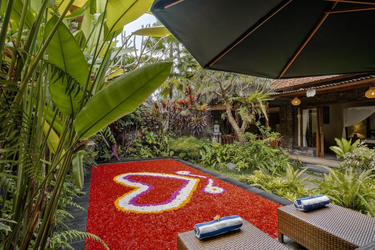 Teja Lokha Ubud Villa エクステリア 写真