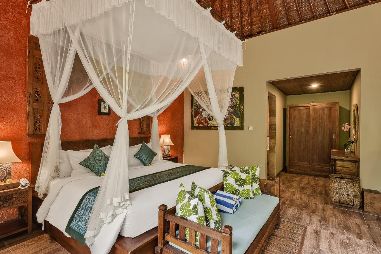 Teja Lokha Ubud Villa エクステリア 写真