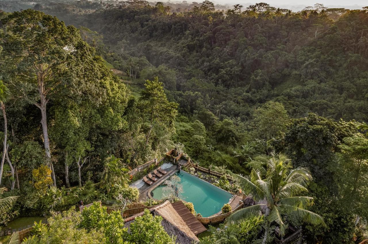 Teja Lokha Ubud Villa エクステリア 写真