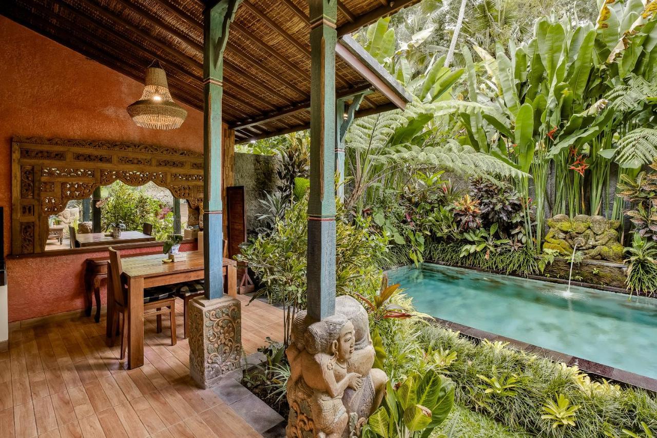 Teja Lokha Ubud Villa エクステリア 写真