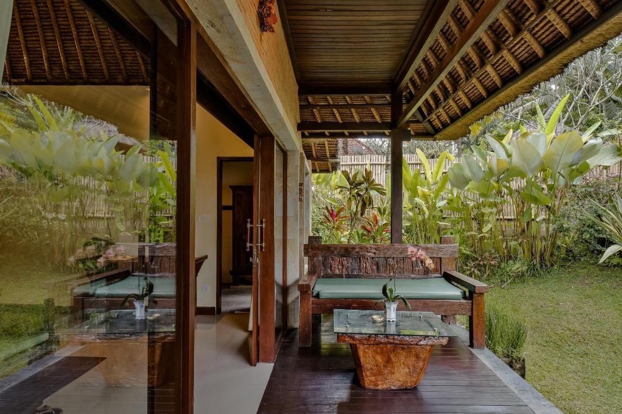 Teja Lokha Ubud Villa エクステリア 写真