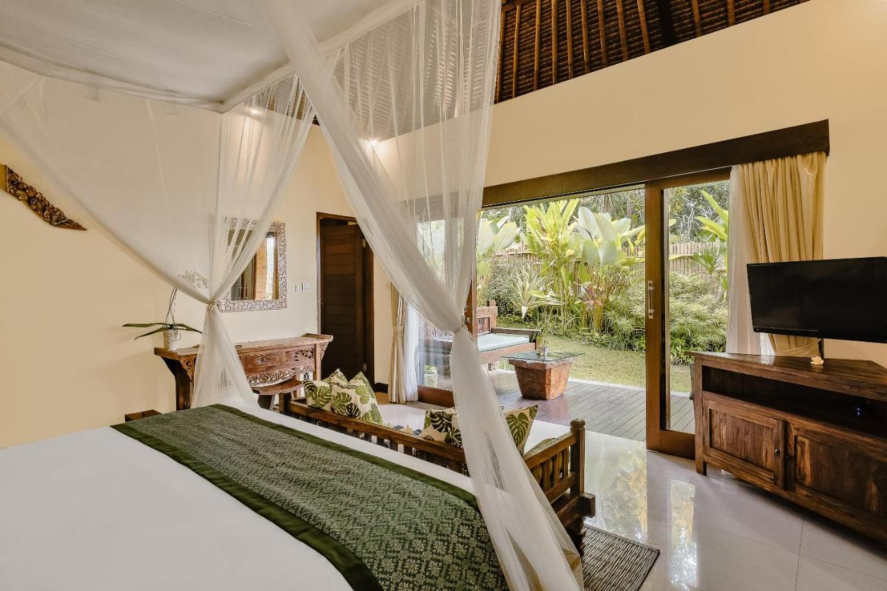 Teja Lokha Ubud Villa エクステリア 写真