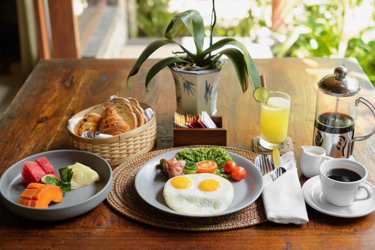 Teja Lokha Ubud Villa エクステリア 写真