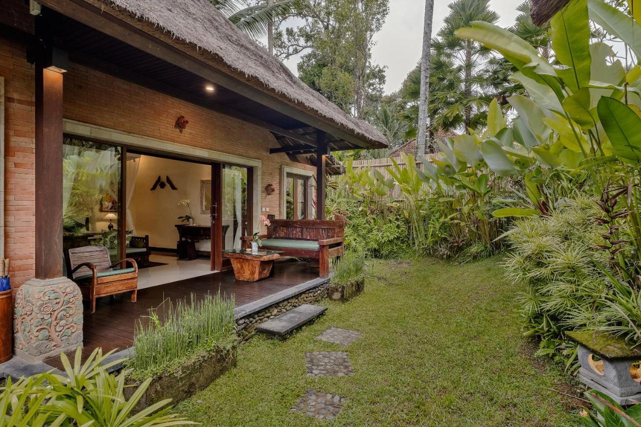 Teja Lokha Ubud Villa エクステリア 写真