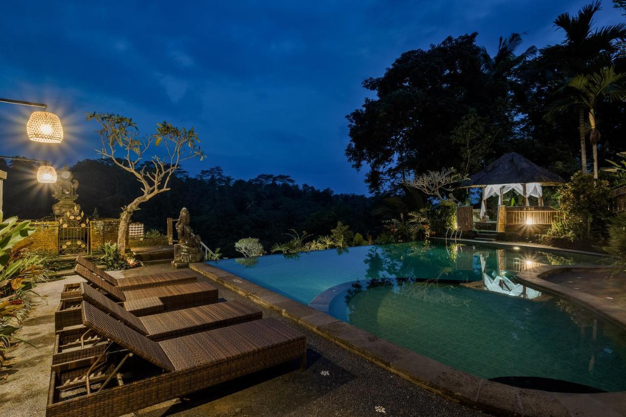 Teja Lokha Ubud Villa エクステリア 写真
