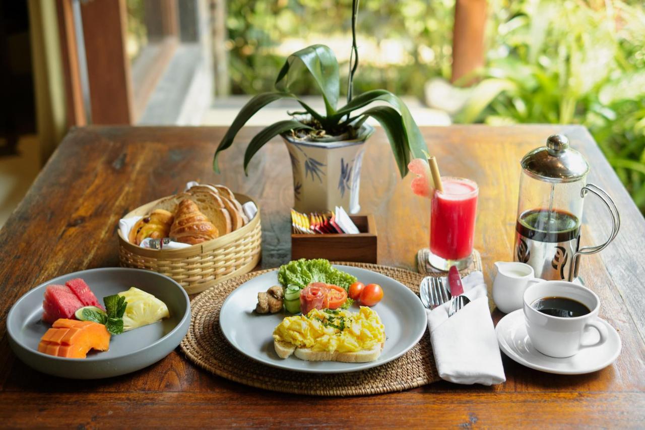 Teja Lokha Ubud Villa エクステリア 写真